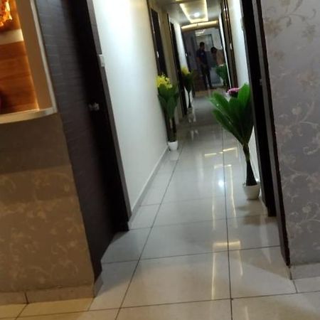 Hotel Atlanta 아흐메다바드 외부 사진