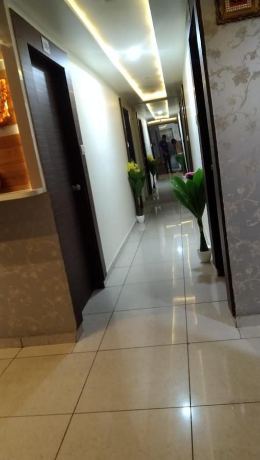Hotel Atlanta 아흐메다바드 외부 사진